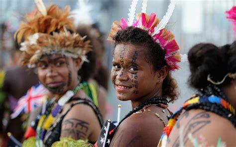 Papua New Guinea People - Papua New Guinea Eastern Highlands tribes ...