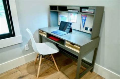 Childs Desk With Hutch – Free Woodworking Plan.com