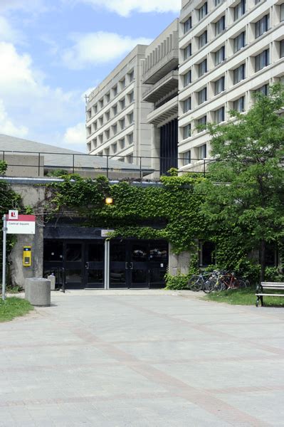 central square maps directions