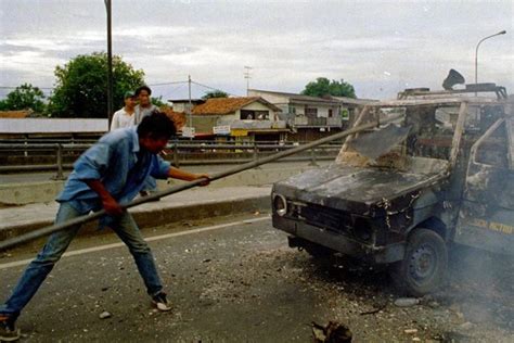 Foto Kerusuhan Mei Di Surabaya Kronologi Dan Dampaknya