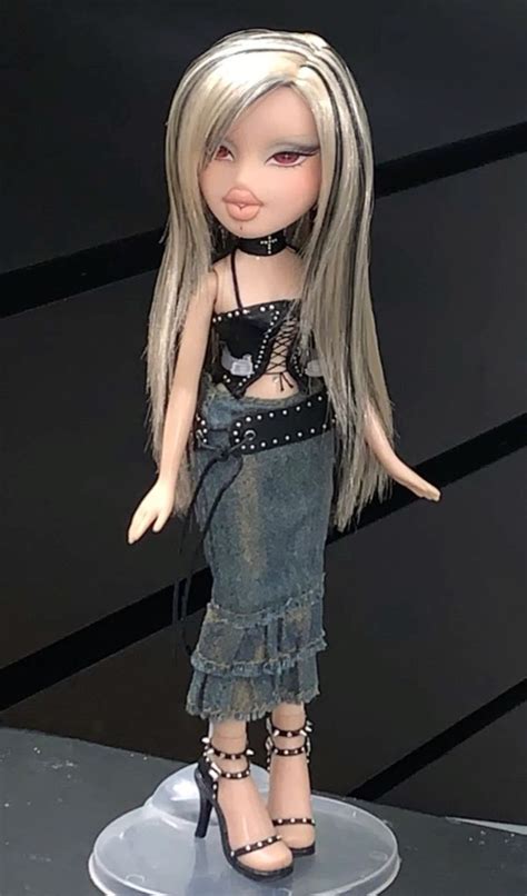 Pin By Arelys Sanchez On Mu Ecas In Bratz Doll Outfits Bratz