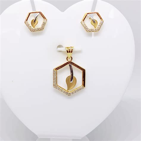 Buy quality 18k gold diamond pendant set in Ahmedabad