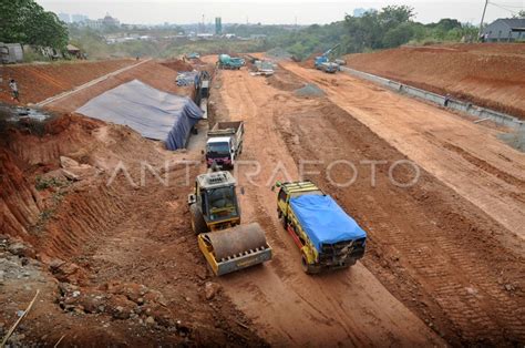 TARGET PEMBANGUNAN TOL CIJAGO ANTARA Foto