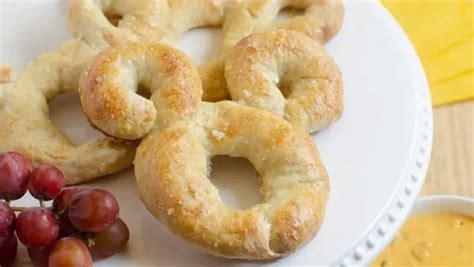 Delicious Mickey Pretzel & Cheese Dip Recipe! | Chip and Company