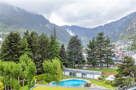 Andorre pluvieuse mais heureuse | La Penderie de Chloe