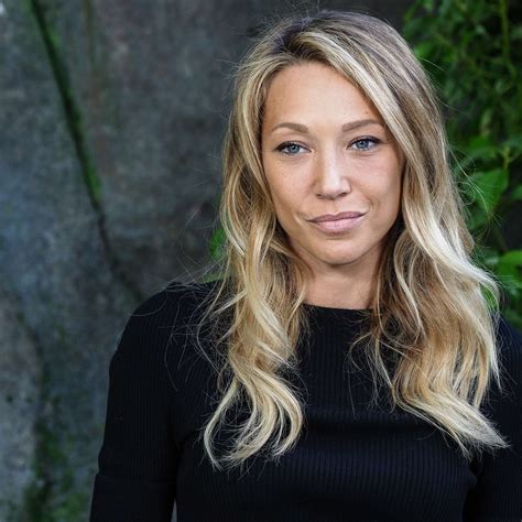 Laura Smet adresse un touchant message à son père Johnny Hallyday