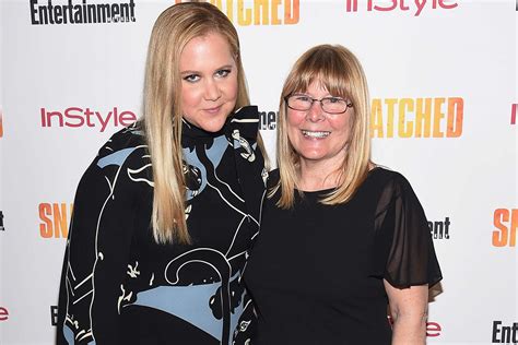 How Amy Schumer Grew To Understand Her Loving Yet Narcissistic Mom