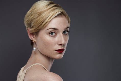 The Crown Atriz Elizabeth Debicki Será Princesa Diana Alternativa Nerd