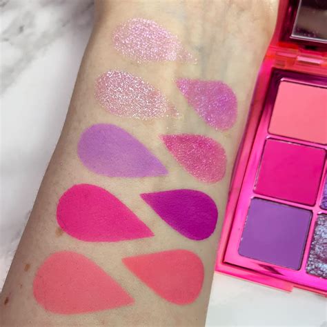 Huda Beauty Neon Obsessions Pink Palette Review & Swatches