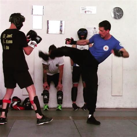 Jeet Kune Do Bari Acsi