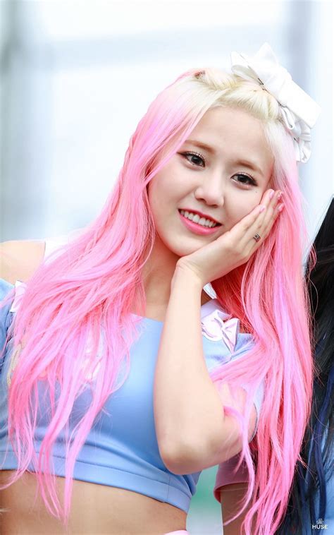 Idol pink hair