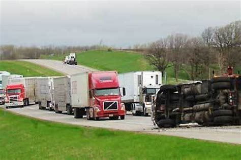 Update Semi Crash Near Alexandria Closes I 94 Detroit Lakes Tribune