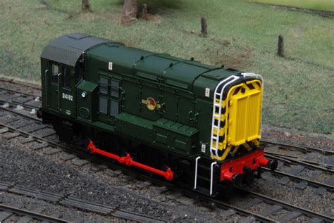 Bachmann 32-101B Class 08 Diesel Shunter in BR Green Livery & Running ...