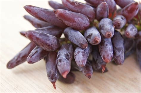 Introducing Witch Finger Grapes | Cooking On The Weekends