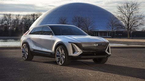 Le Suv Lectrique De Cadillac Promet Km Dautonomie Pour Fin