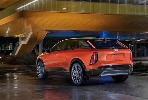 Cadillac Reveals Vistiq EV For 2026 Model Year