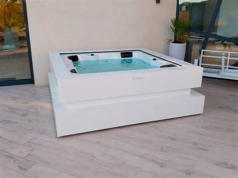 Cube Ergo Jacuzzi D Exterieur Et D Interieur Places Aquavia Spa