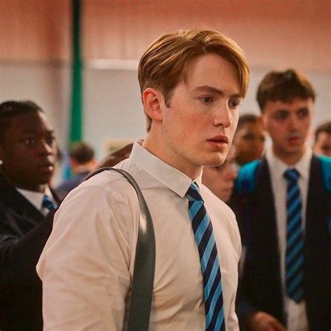 Pin Em Heartstopper Gay Fofo Connor Filmes