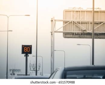 Digital Speed Limit Sign On Express Stock Photo 651570988 | Shutterstock