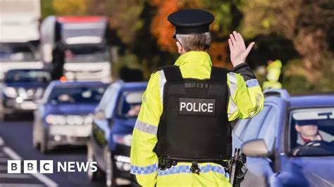 Ni Police Freeze Recruitment Amid Cash Shortage Bbc News