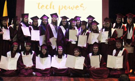 J Venes En Colombia Se Graduaron De Creando Tu Futuro Diario