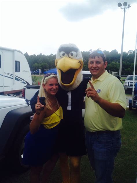 Georgia Southern Hanging Out With Gus Gata Gsu Hailsouthern