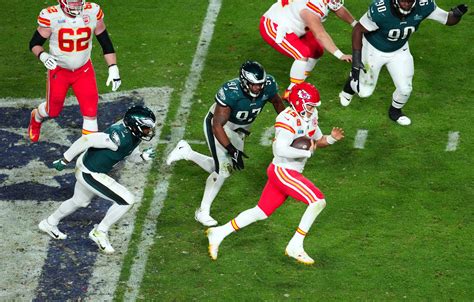 Analysts debate the super bowl score per quarter consistency today 30