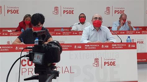 El Psoe Provincial De C Ceres Aboga Por Tender Puentes Y Alejarse De