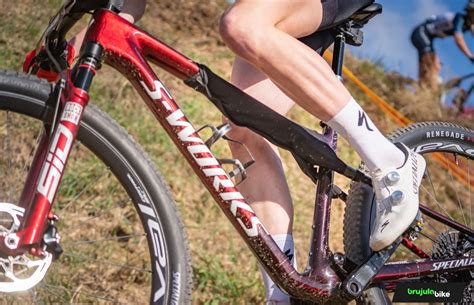 2024 Specialized E Bikes Calla Lucille