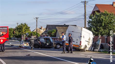 Doi Morti Si Patru Raniti Pe E Dupa Un Accident Cu Trei Autovehicule