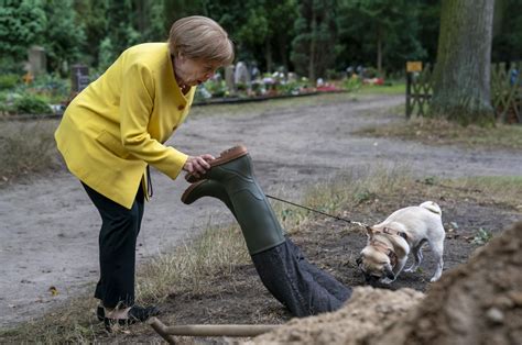 Foto Zum Film Miss Merkel Ein Uckermark Krimi Mord Auf Dem Friedhof