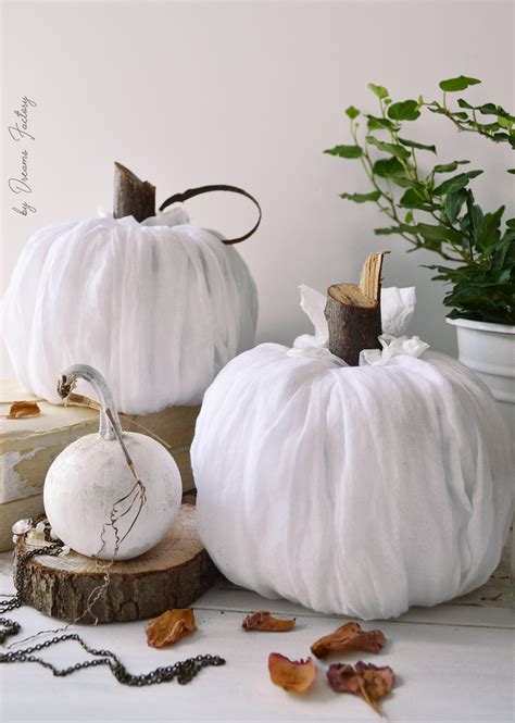 DIY No Sew Fabric Pumpkins Ready In 5 Minutes