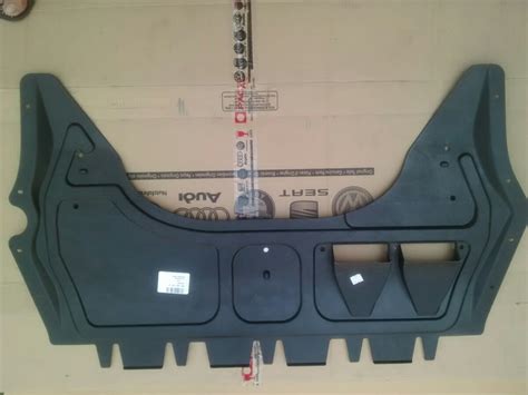 Tolva Inferior De Motor Para Bora Y Jetta Mk6 600 00 En Mercado Libre