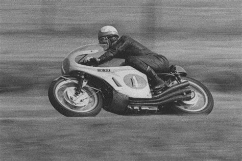 Assen 1967. MIke Hailwood wins the 500cc (Honda... - "THE GOLDEN YEARS"