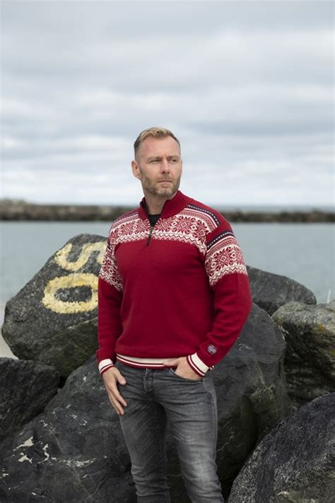 Faroese Jumper Of Pure New Wool With Classic Pattern From Norwool