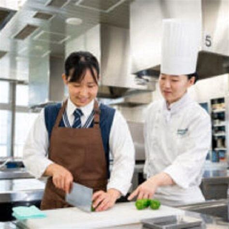 楽しく学べる！在校生と先生と一緒に厚焼き玉子／新宿調理師専門学校のオープンキャンパス情報と予約申込【スタディサプリ 進路】