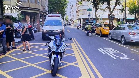 高雄小六男童馬路上「失控暴衝」 紅牌重機遭擊落瞬間曝光 鏡週刊 Mirror Media