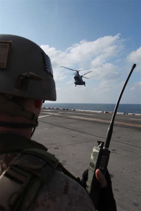 Dvids Images 11th Meu Raiders Fast Rope Aboard Uss Makin Island