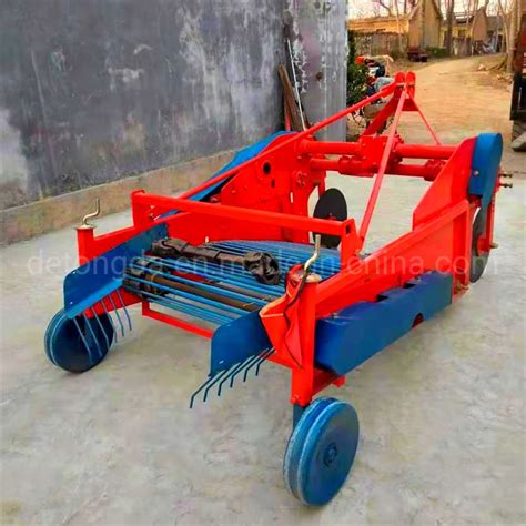 Agricultural Machinery Farm Tract Potato Harvest Machine Tractor Mini Tractor Potato Digger 3