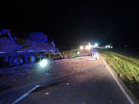 Muerte En La Ruta Chocaron Un ómnibus Y Un Camión Por La Madrugada Y Murieron Cinco Personas