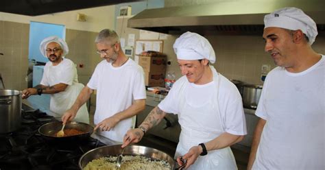 Un Lavoro Dentro E Fuori Dal Carcere