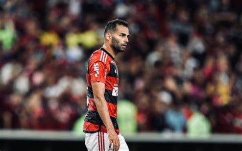 Internacional Acerta Thiago Maia Mas Tenta Acordo O Flamengo