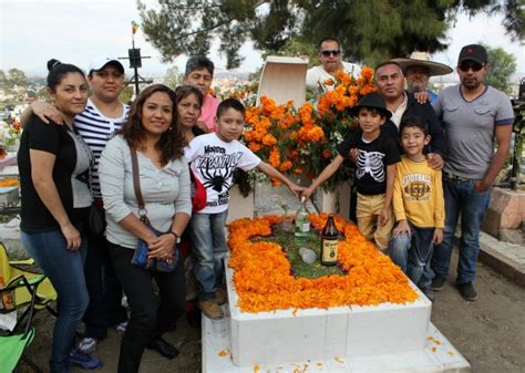 Llegaron 400 Mil Personas A Panteones De Iztapalapa Grupo Milenio