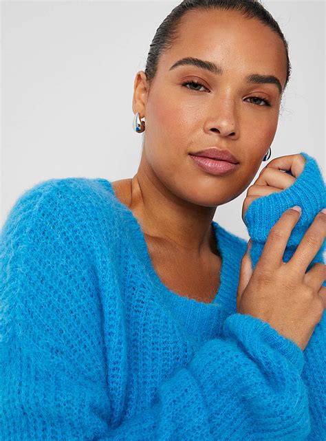 Vibrant Blue Loose Ribbed Sweater American Vintage Fine Wool Simons