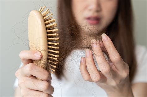 Ini 12 Cara Mengobati Rambut Rontok Secara Alami