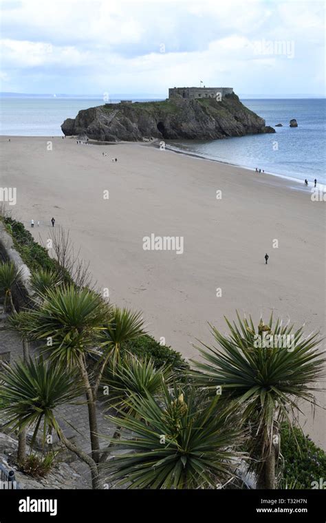 St Catherines Island Tenby Wales Stock Photo Alamy