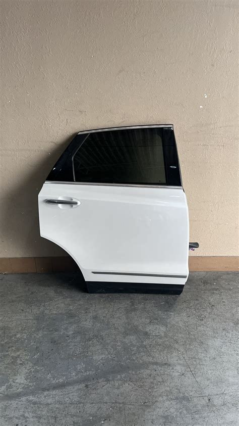 17 22 Cadillac Xt5 Right Rear Door Puerta Derecha Trasera De Atras Rh