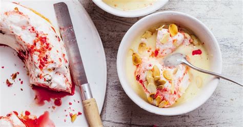 Recette Ile Flottante Aux Pralines Roses Marie Claire