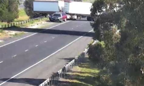 Truck Jackknifing On Melbournes Calder Fwy Causes Traffic Delays