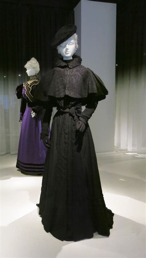 Susan Muncey — 19th Century Mourning dress: clothing customs to